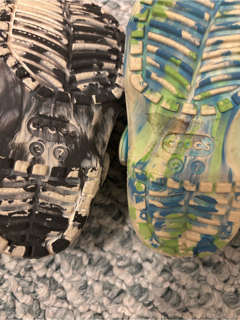 🦎Tie Dye Crocs - Picture 3 of 4